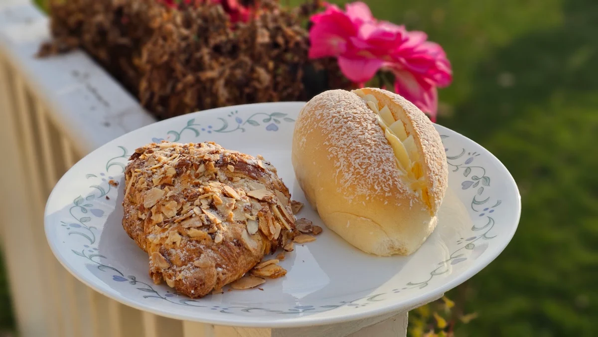 double baked almond croissant 雙烤杏仁飽 ea